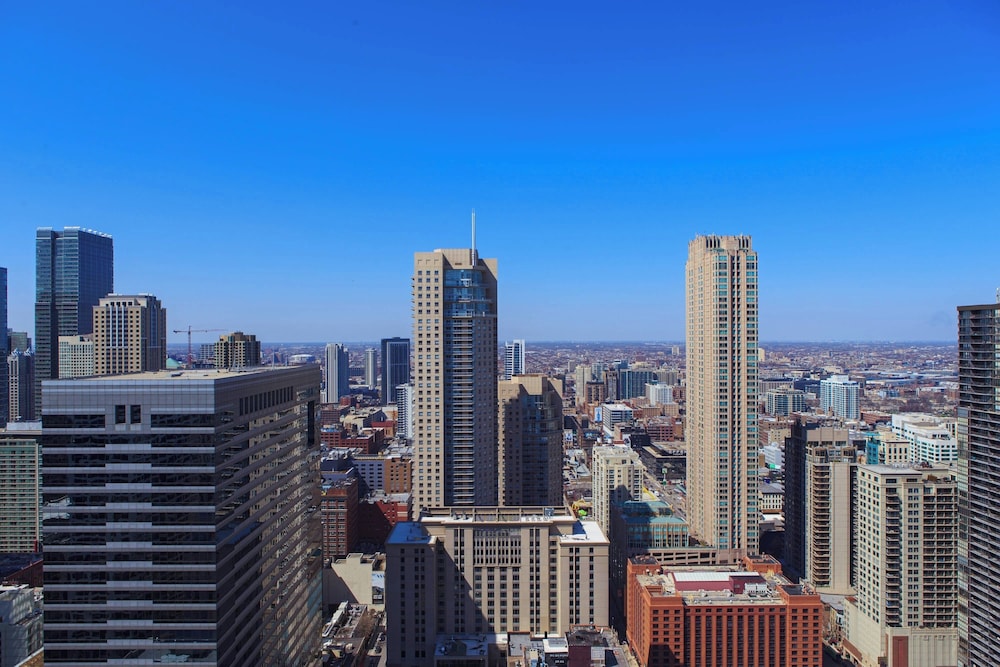Suite, 1 Bedroom, City View - Photo 7