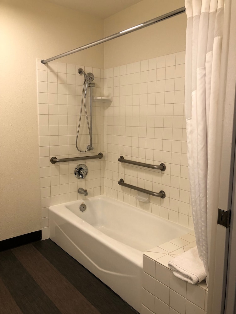 Standard Room, 1 King Bed, Accessible Bathtub (Mobility) - Photo 1
