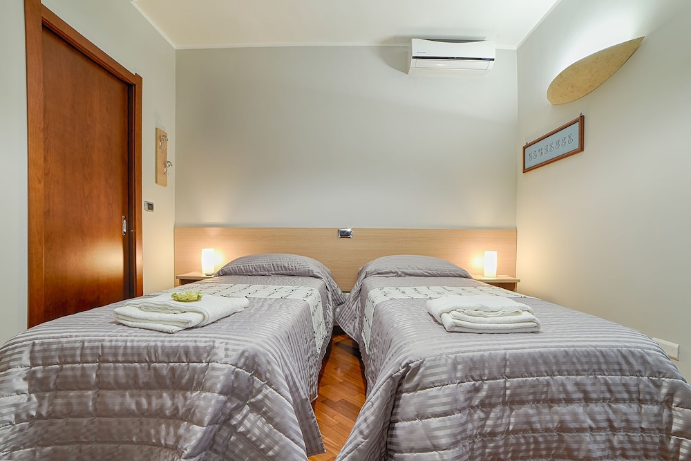 Comfort Double or Twin Room photo 3