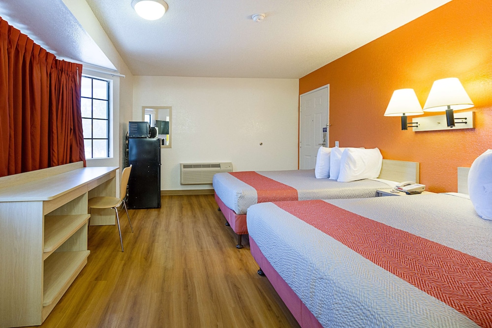 Deluxe Room, 2 Double Beds, Non Smoking, Refrigerator photo 3
