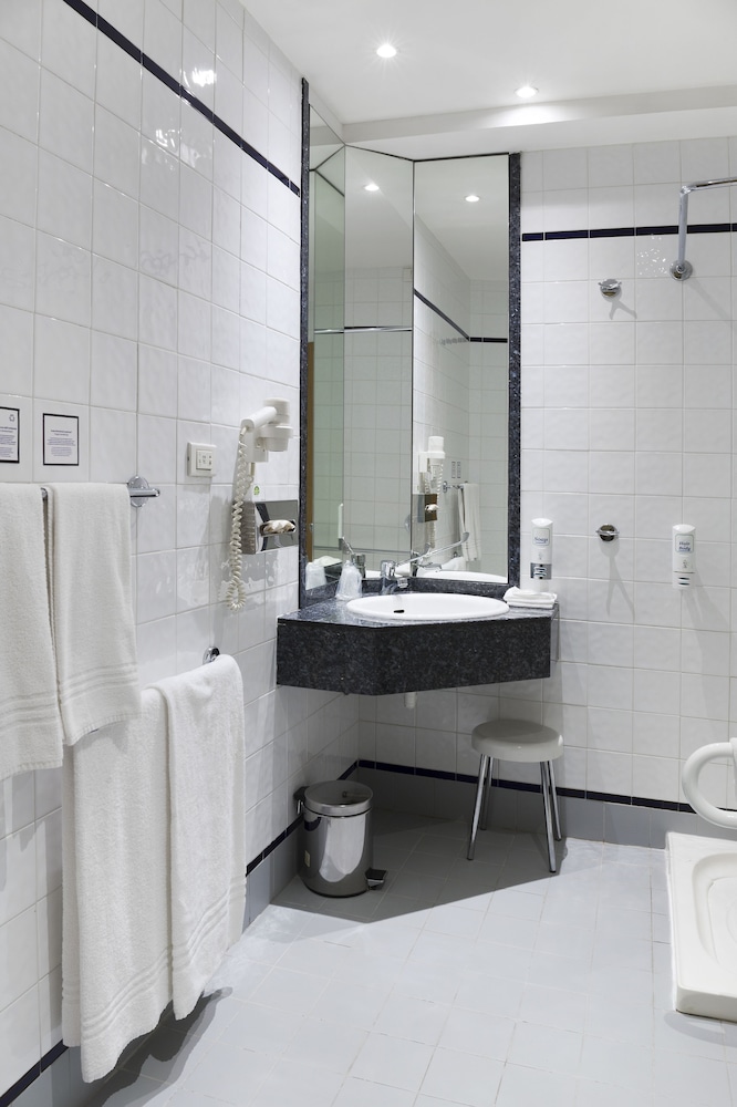 Superior Room, Mobility Accessible - Photo 6
