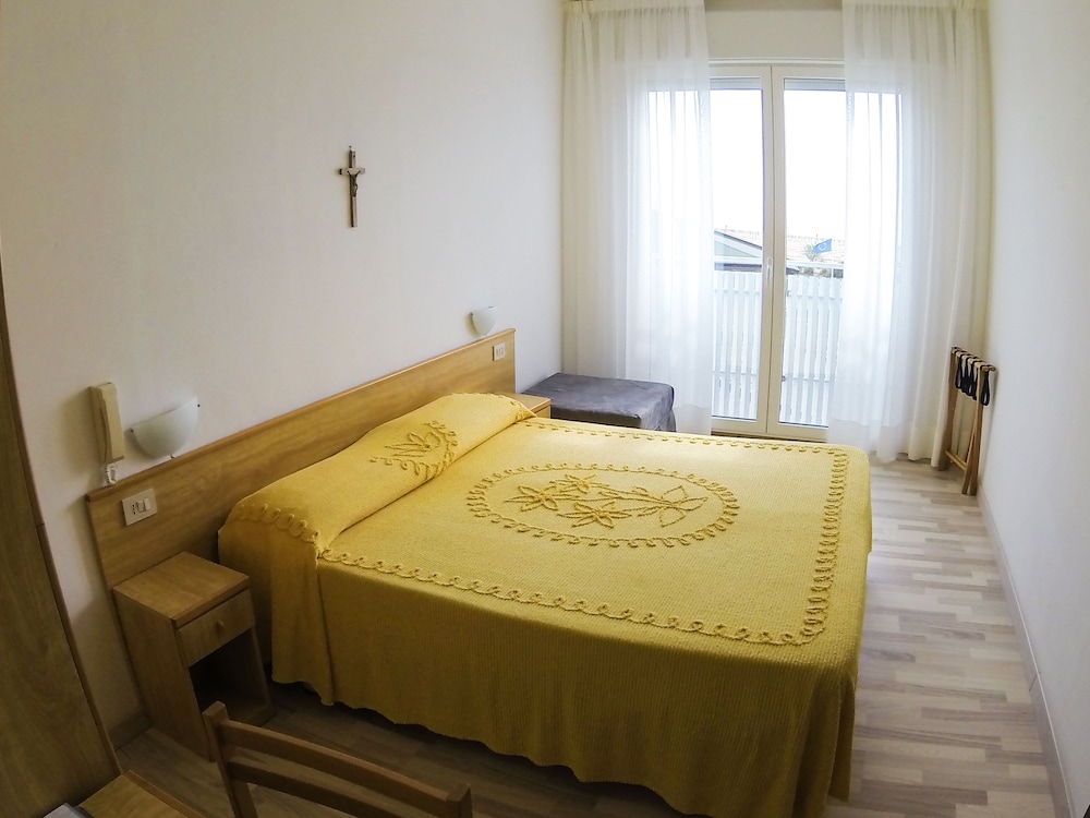 Double or Twin Room photo 1