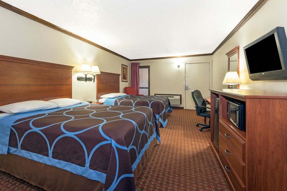 Room, Accessible photo 1