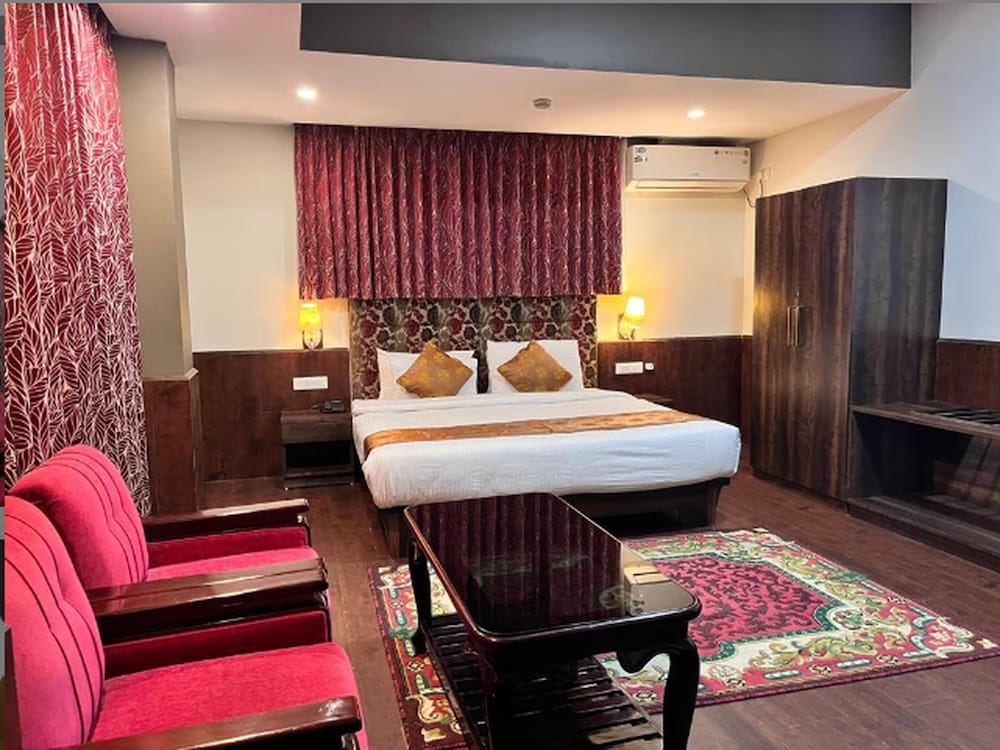 Luxury Suite photo 2