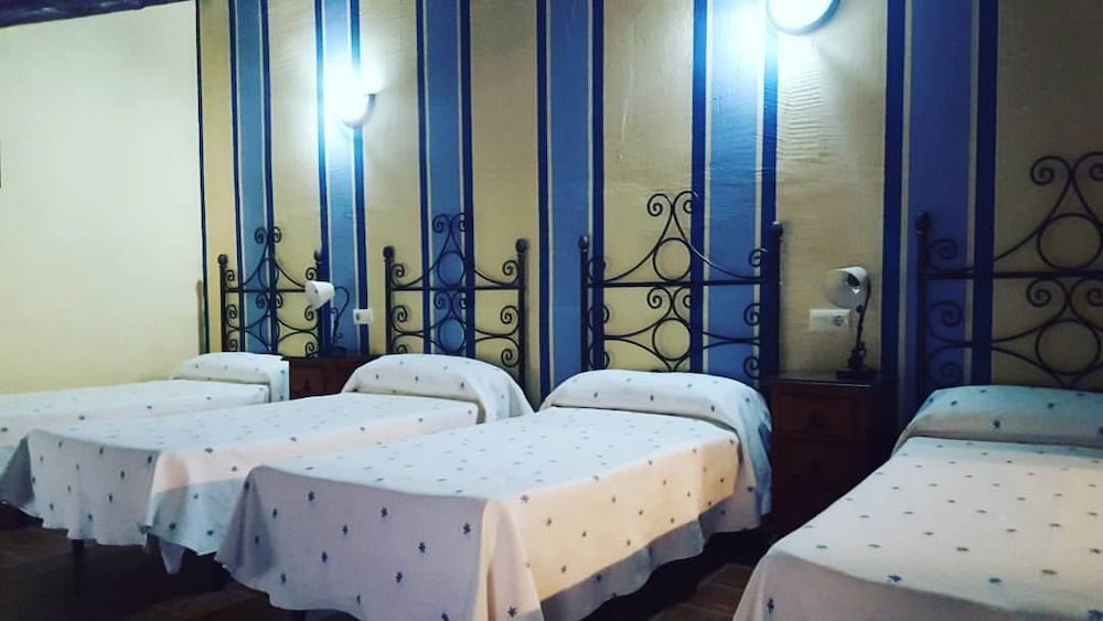 Quadruple Room - Photo 2