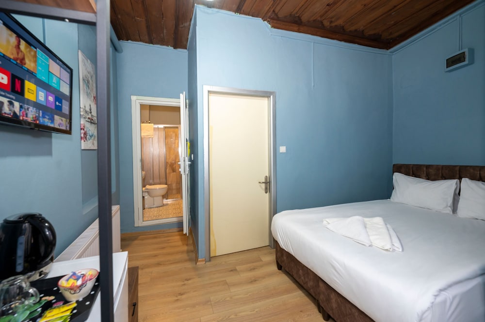 Economy Room photo 3