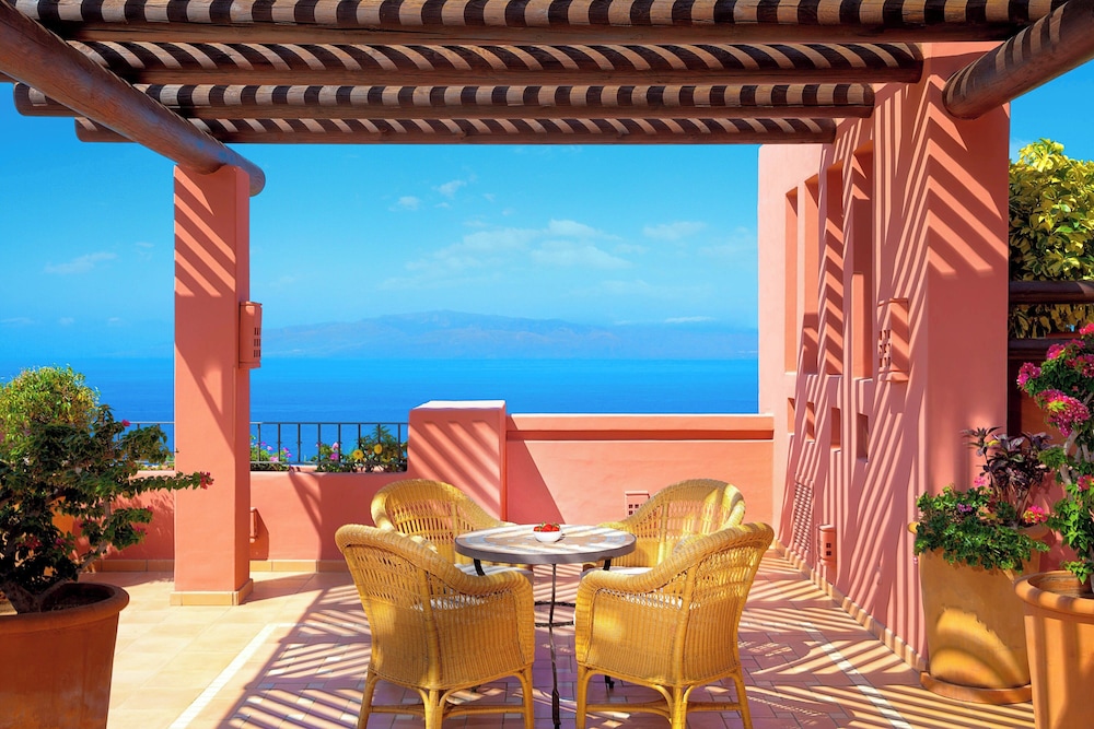 Suite, 2 Bedrooms, Balcony (Ritz Carlton Suite)