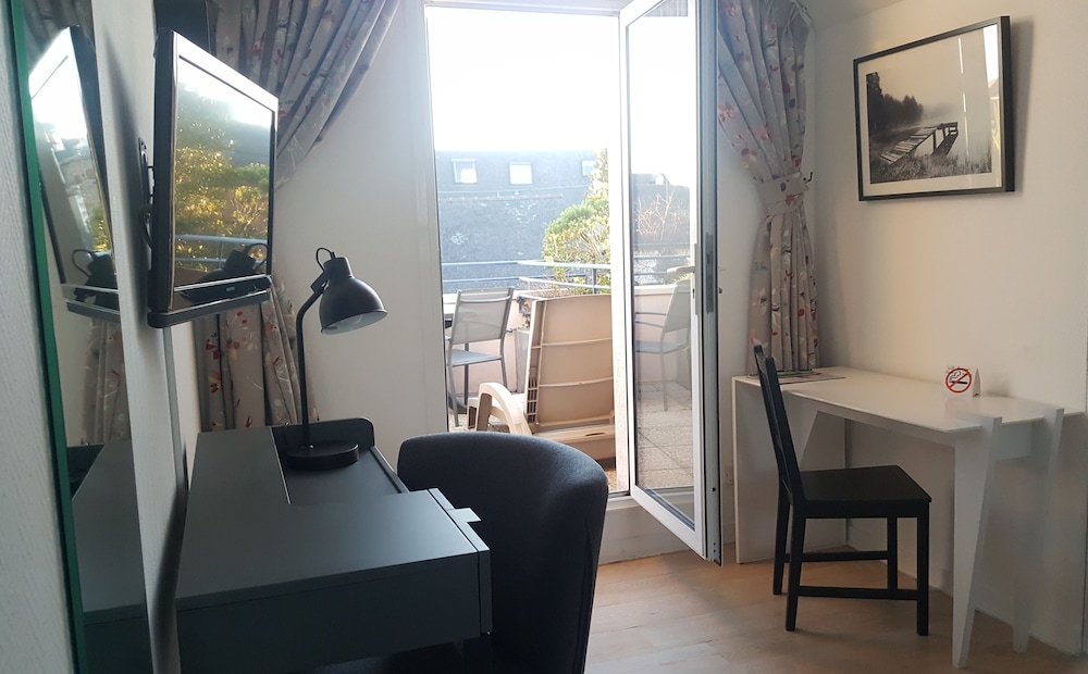 Premium Double or Twin Room, Terrace, City View photo 1