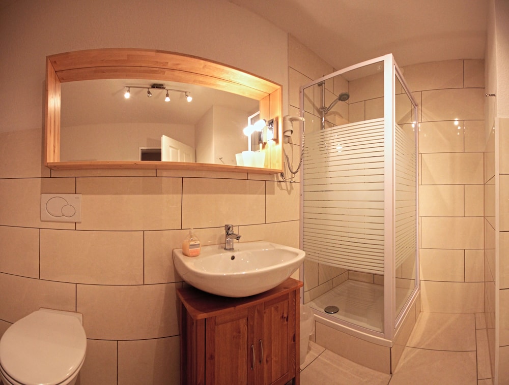 Classic Single Room, Private Bathroom photo 2
