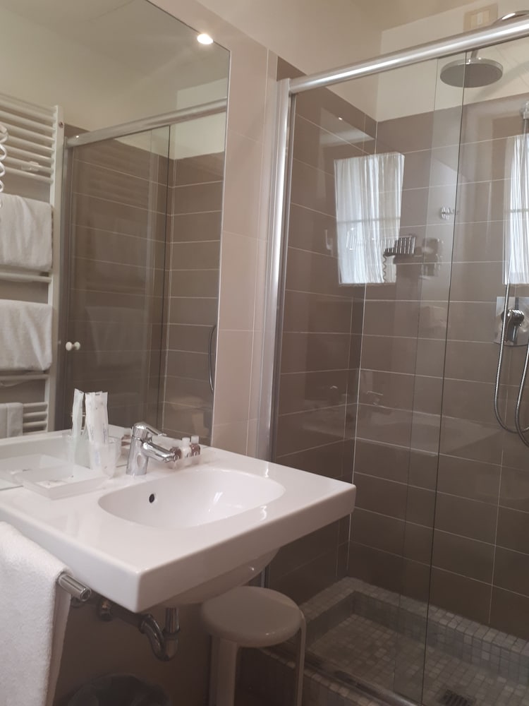 Classic Double Room - Photo 8