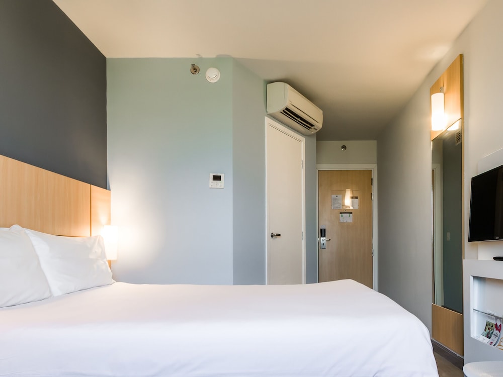Standard Room, Multiple Beds photo 2