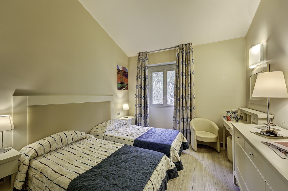 Economy Double Room, 1 Double or 2 Twin Beds - Photo 1