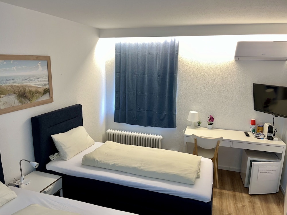 Basic Double Or Twin Room, Private Bathroom - Photo 1