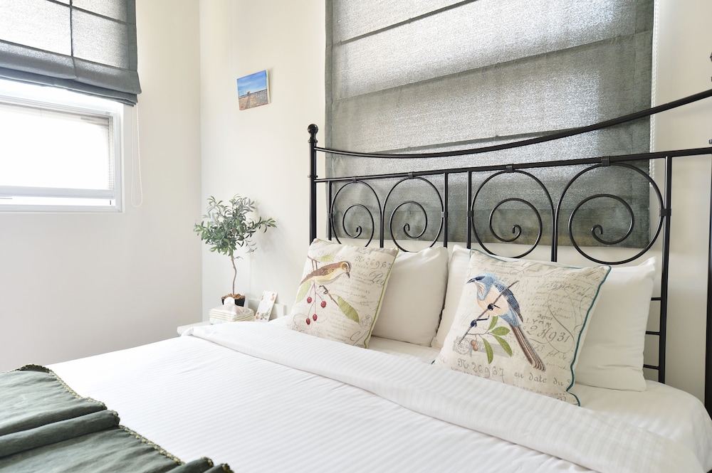 Elite Double Room, 1 Double Bed, Courtyard View, Beachside photo 1