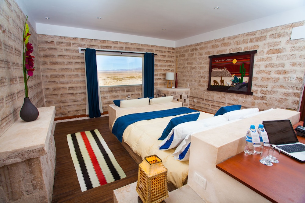 Deluxe Room, 1 Queen Bed, Mountain View photo 1