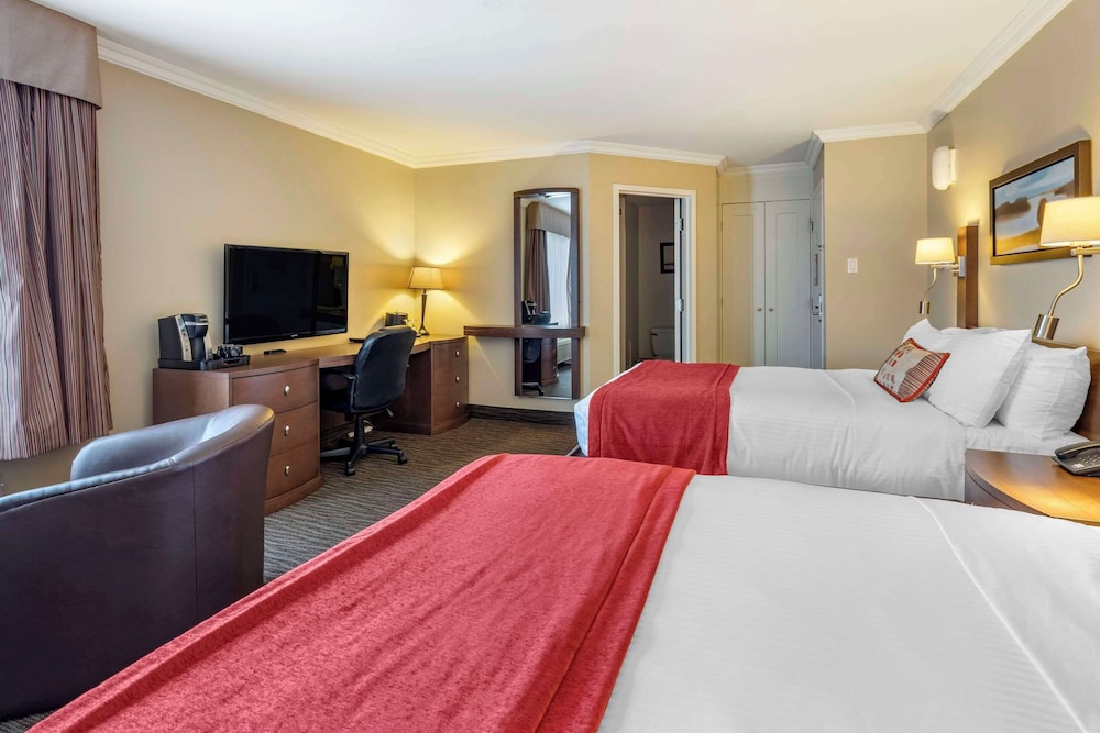 Standard Room, 2 Double Beds, Non Smoking - Photo 4