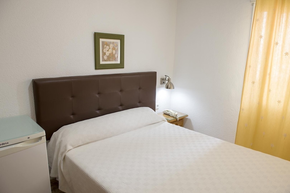 Economy Single Room