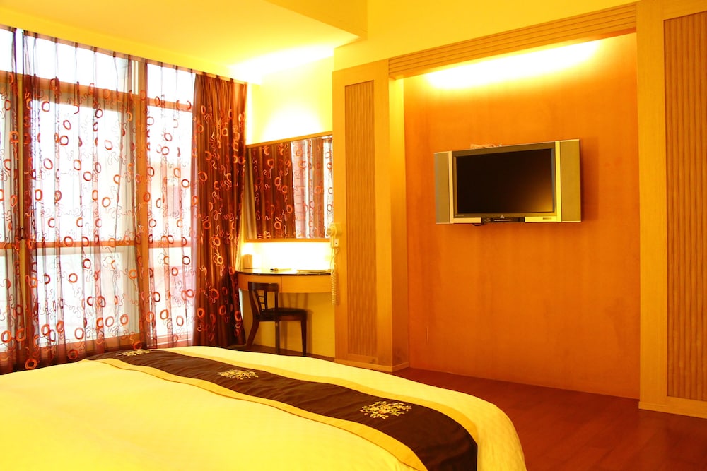 Luxury Room, 1 Double Bed, Non Smoking, Jetted Tub photo 3