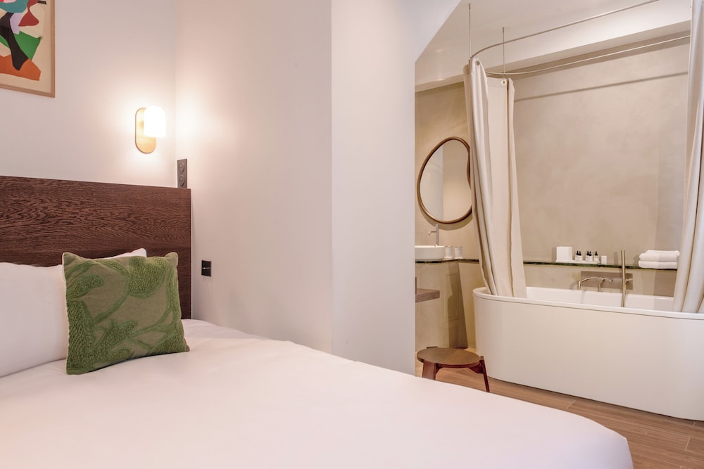 Signature Double Room photo 1