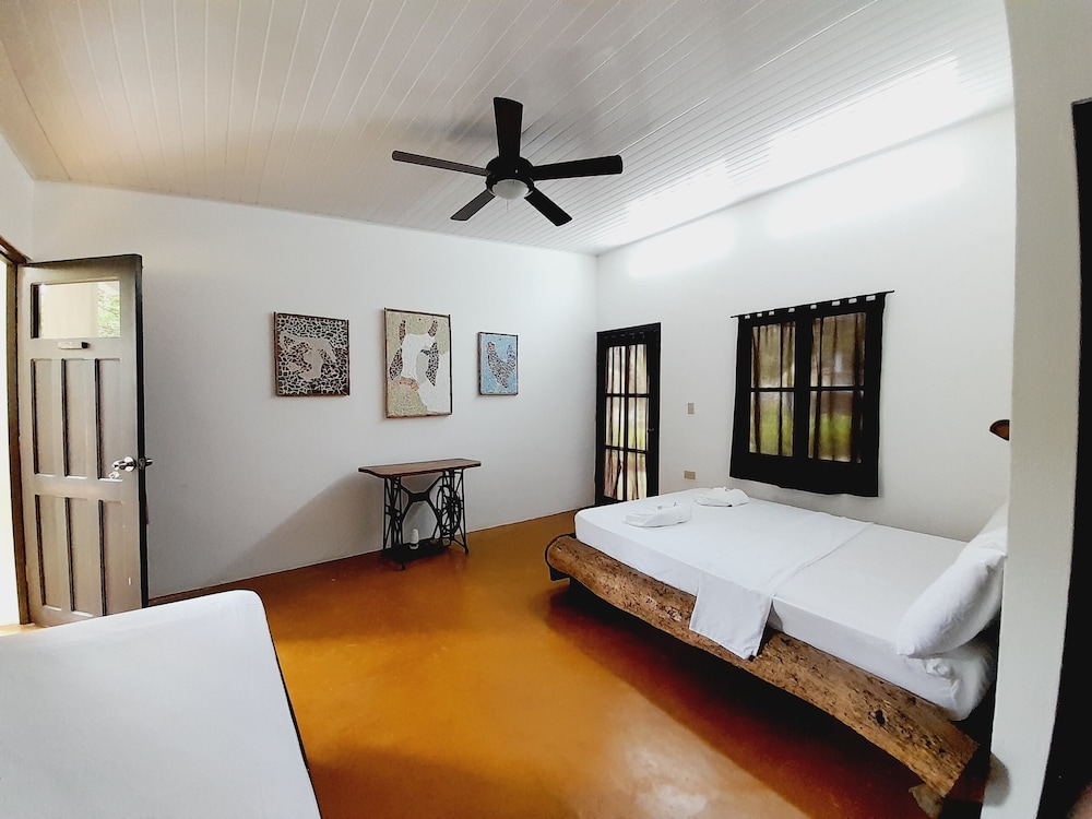 Family Room, Private Bathroom, Garden View (3 guest ) photo 3