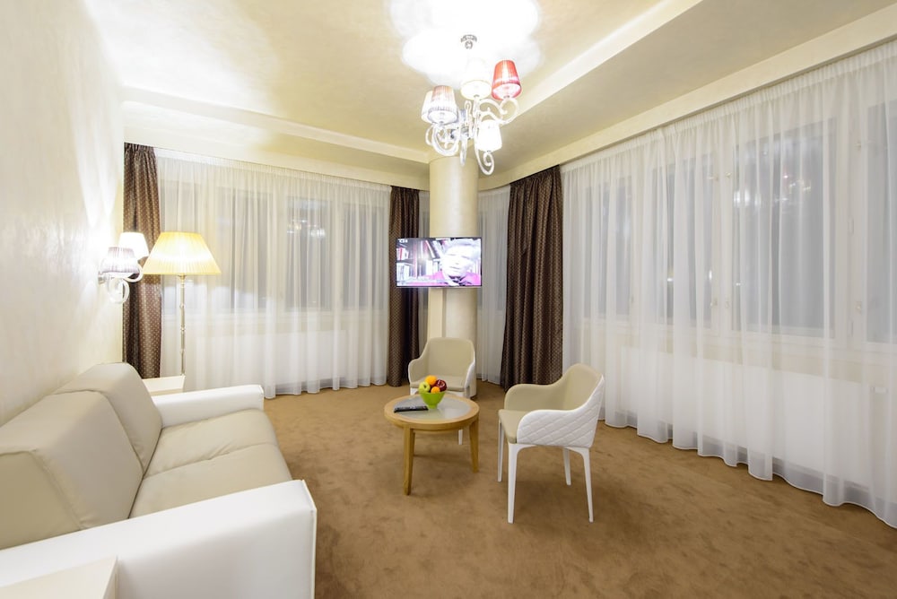 Junior Suite, Multiple Beds