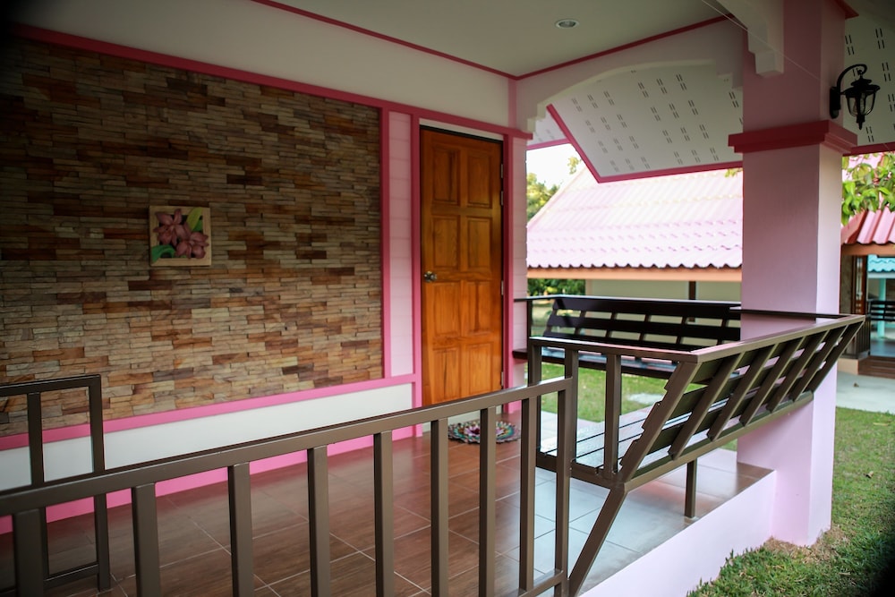 1 Bedroom Bungalow photo 3