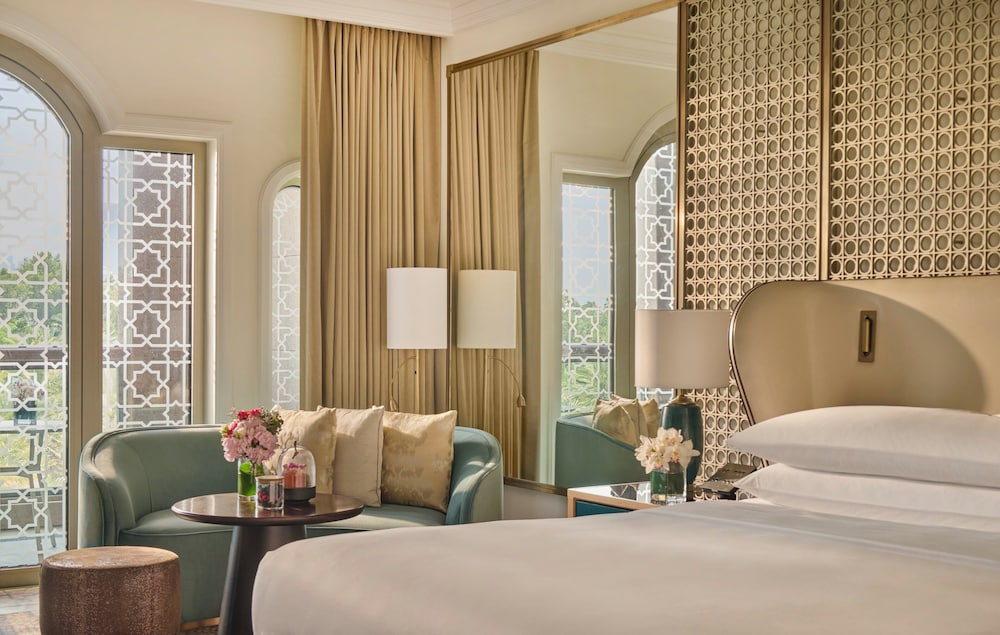 Deluxe Room, 1 King Bed, Garden View — photo 5