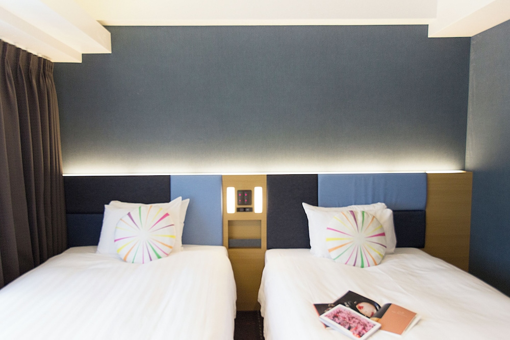 Standard Twin Room, Non Smoking (2 beds) - Photo 7