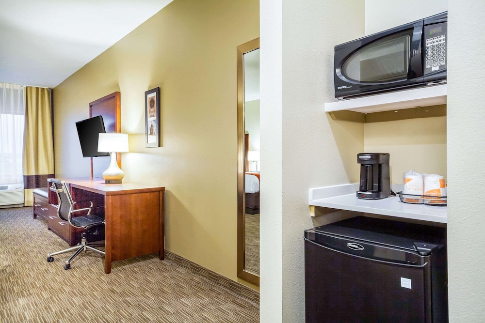 Suite, Multiple Beds, Accessible, Non Smoking - Photo 3