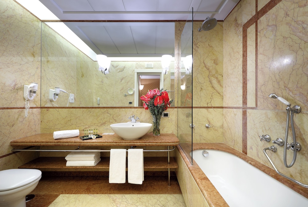 Standard Suite, Sea View (3 Pax)