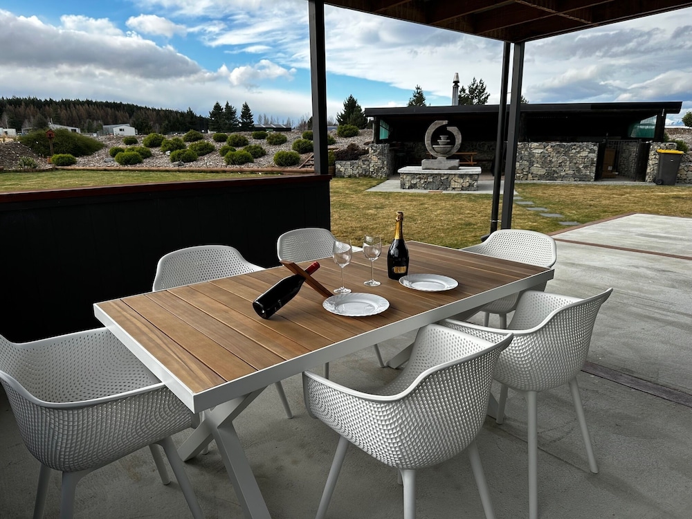 Deluxe House, Mountain View photo 3