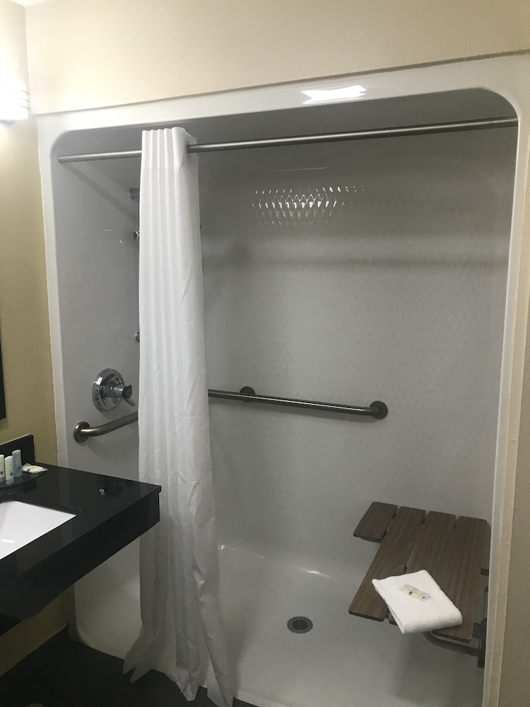 Standard Room, Non Smoking - Photo 13