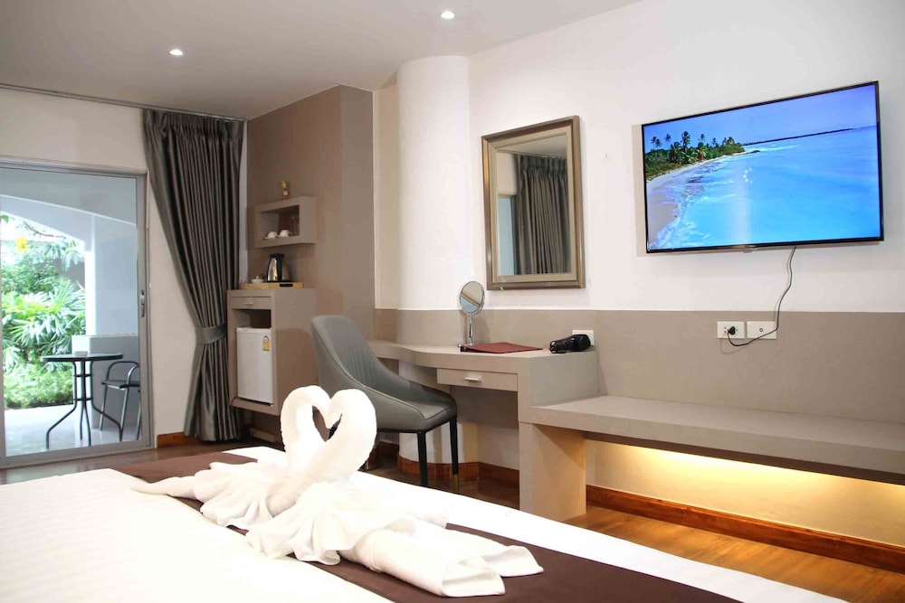 Deluxe Double Room - Photo 14