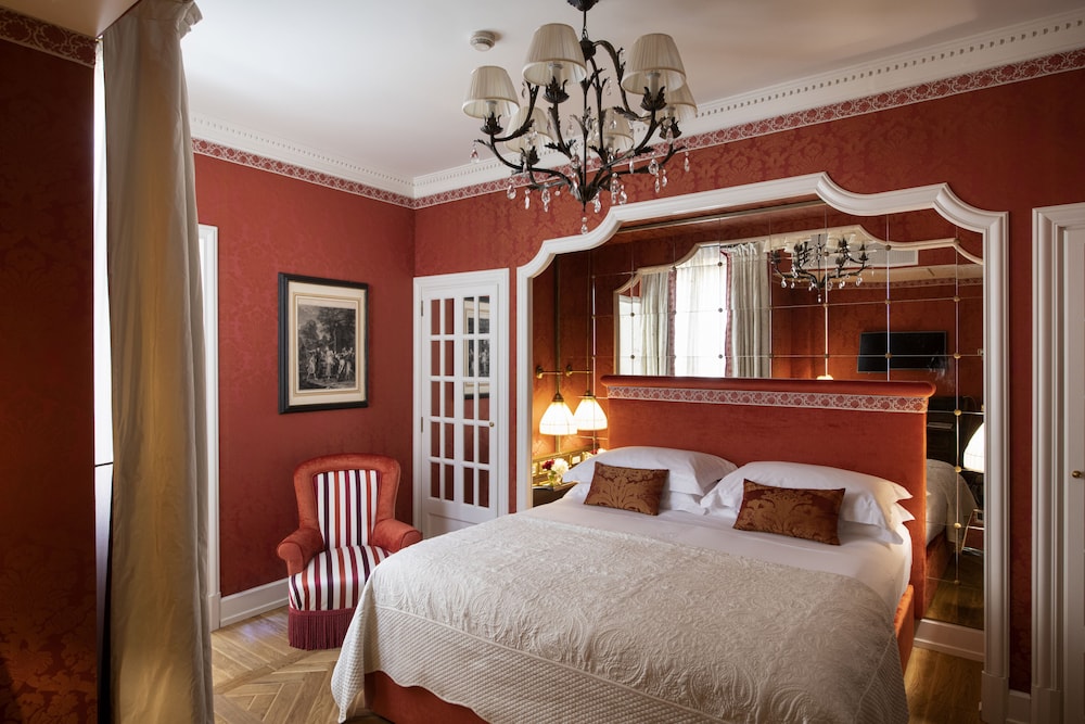 Deluxe Double or Twin Room (Helvetia) - Photo 9
