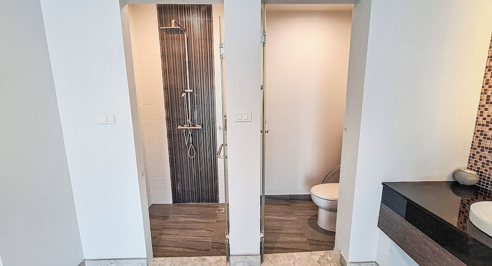 Diamond Suite - Photo 11