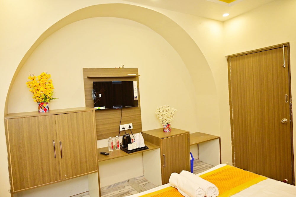 Deluxe Room - Photo 10