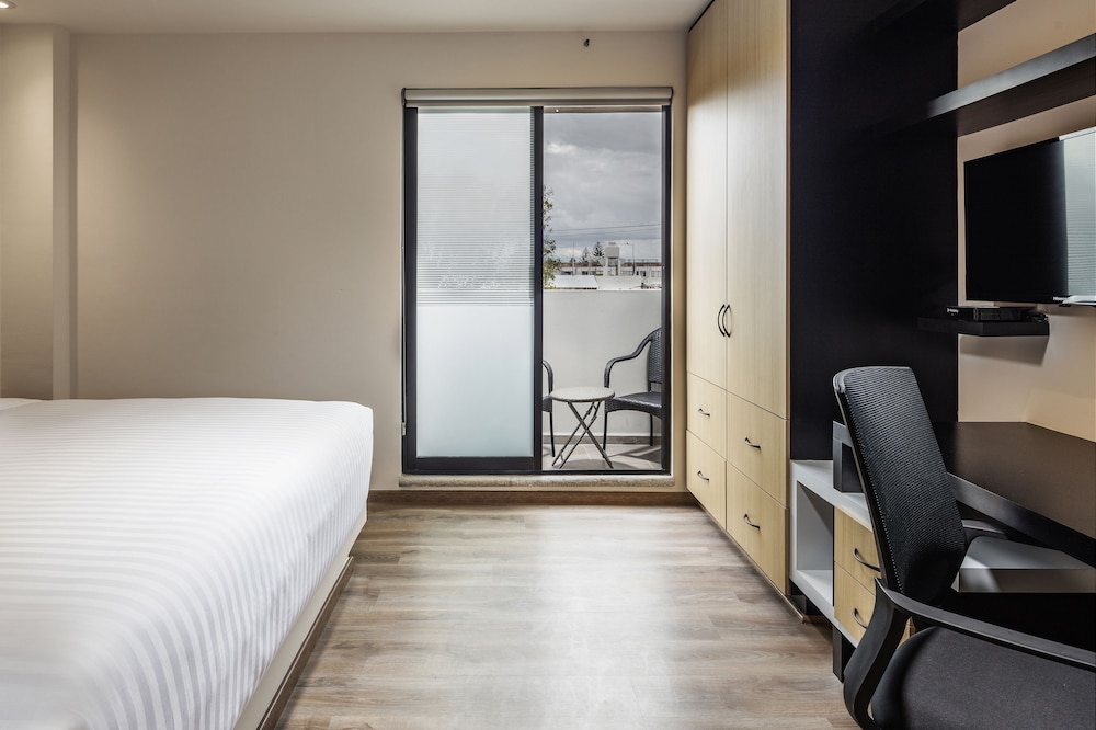 Superior Room, 1 King Bed, Smoking, Terrace