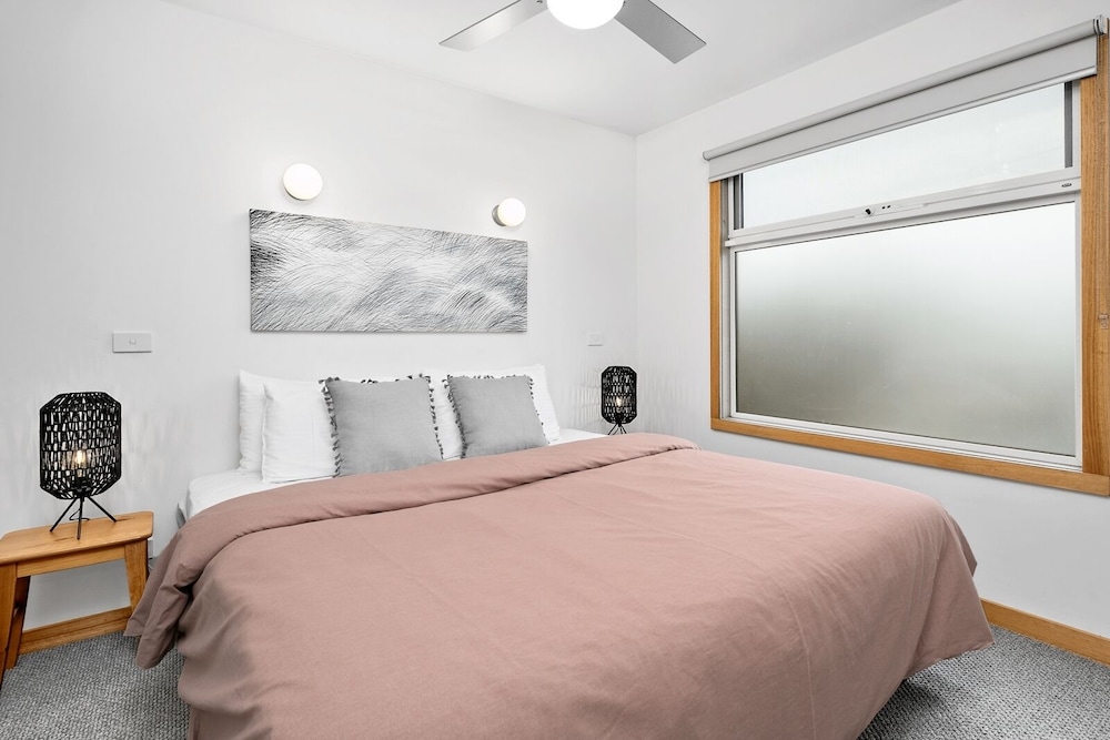 Luxury King Size 2 Bedroom Suite photo 2
