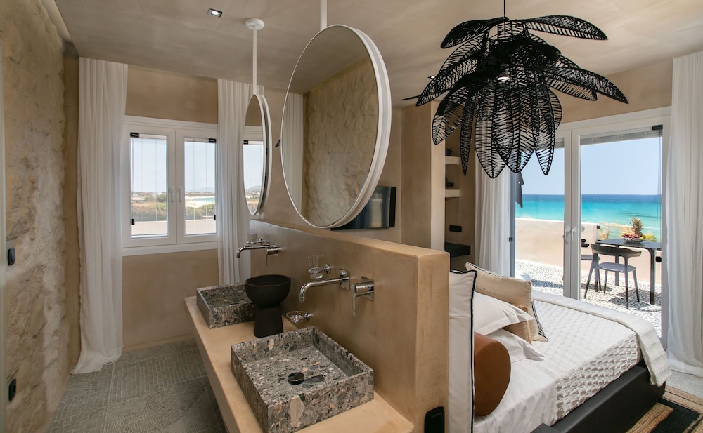 Grand Villa, 2 Bedrooms, Hot Tub, Sea View