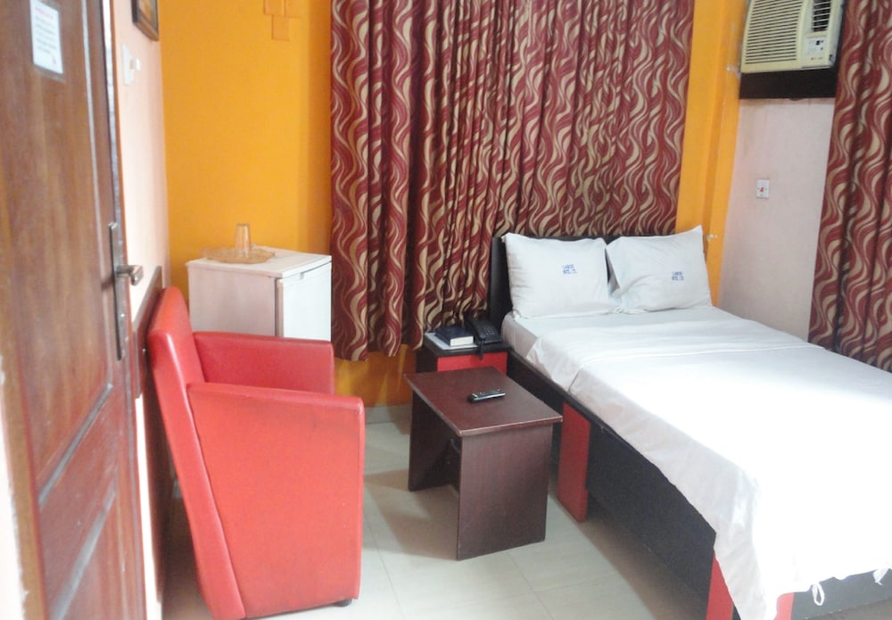 Standard Room photo 2