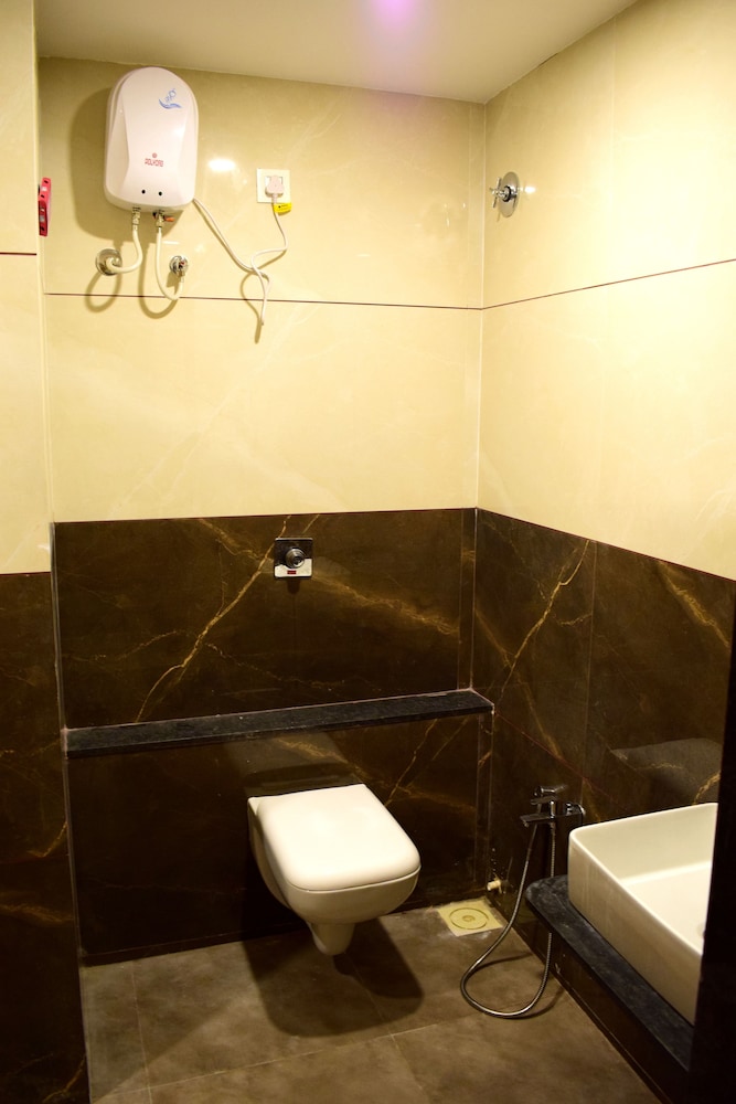 Deluxe Double Room - Photo 7