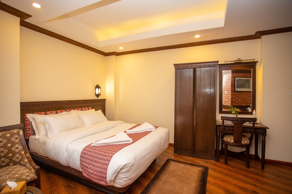 Deluxe Double Or Twin Room - Photo 13