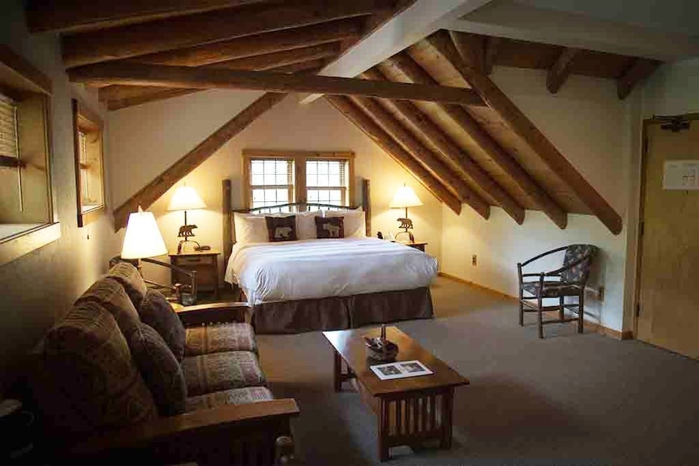 Lodge - Luxury Room w/ 1 King