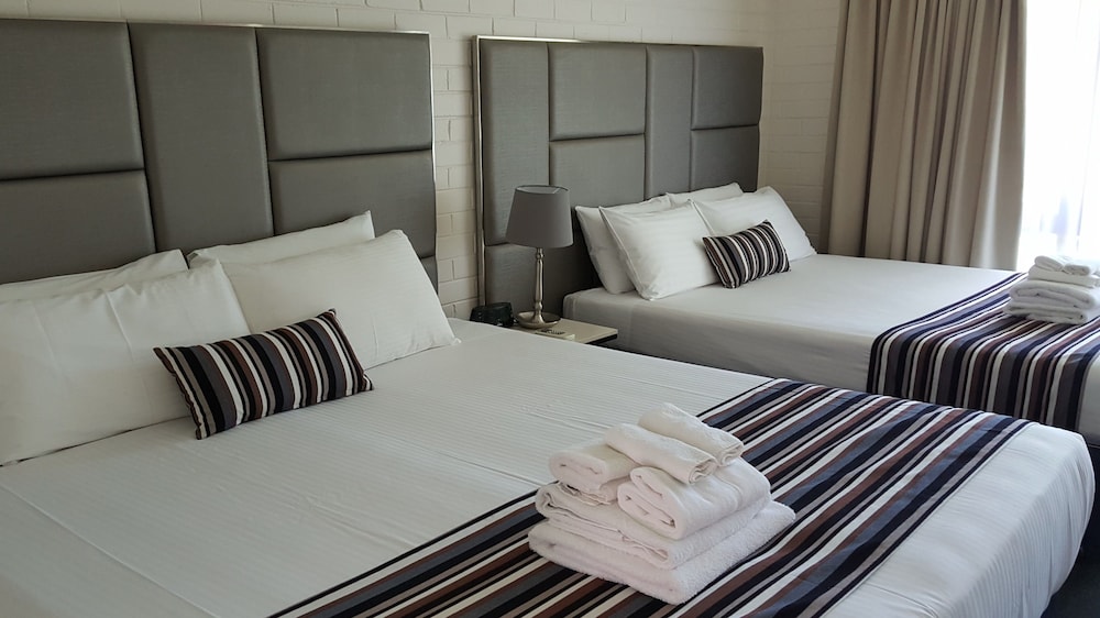 Standard Waterfront Room