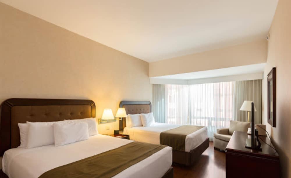 Suite, 2 Double Beds, Non Smoking - Photo 2