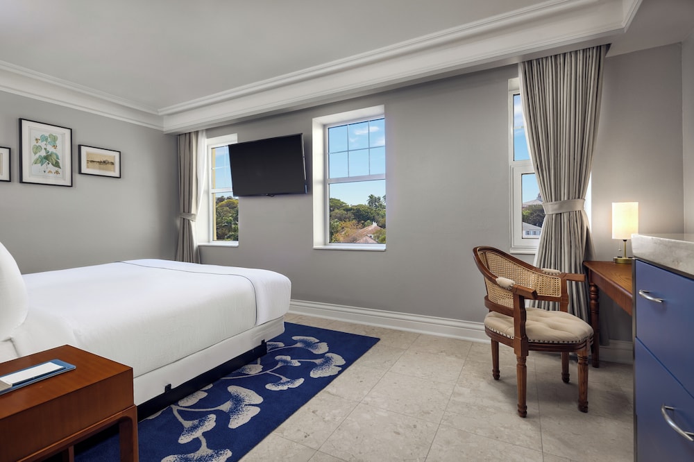 Suite, Balcony, City View - Photo 1