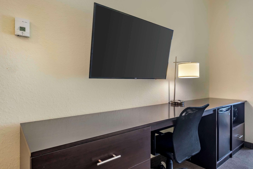 Standard Room, Non Smoking - Photo 4