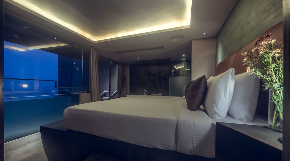 Executive Suite (with Free airport Pick-up or Drop-off)