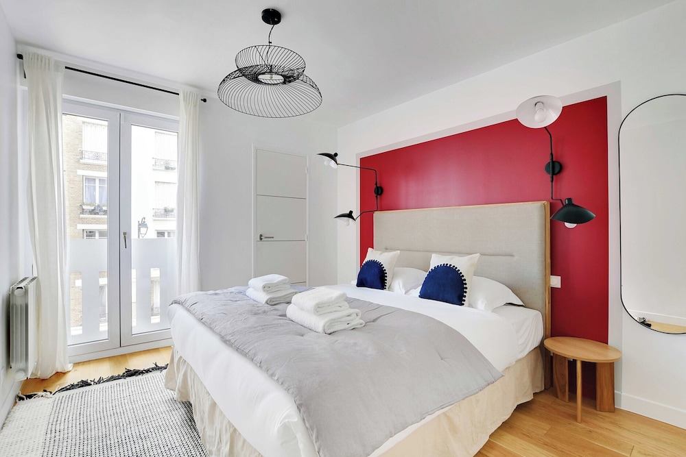 Apartment photo 2