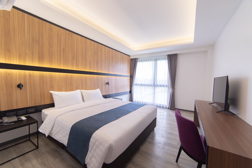 Executive Room - Photo 4